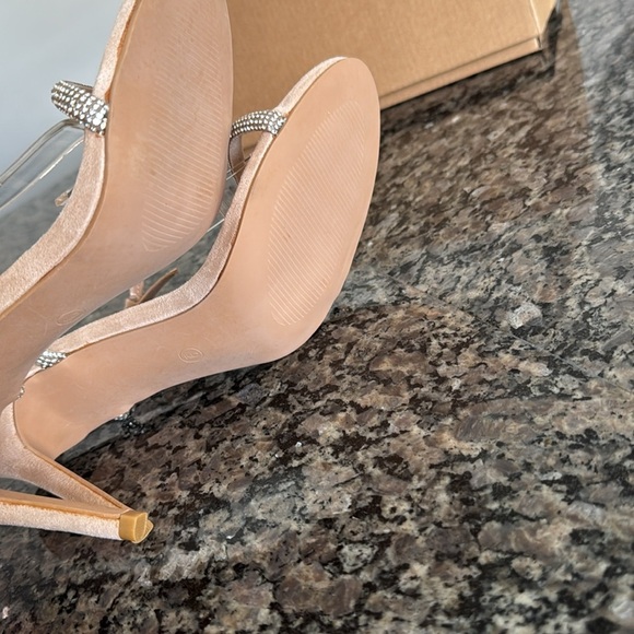 Embellished rhinestone Ankle strap 3” heel sandal NIB - Picture 9 of 12